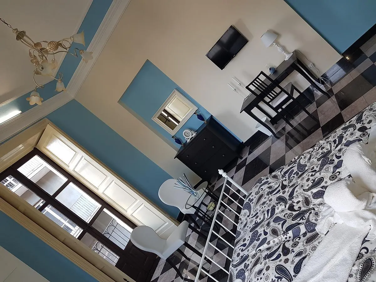 Bed and breakfast Central Suites CTA